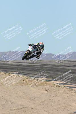 media/Dec-07-2025-CVMA (Sun) [[3e7d2de5dc]]/Race 7-Formula Lightweight Twins Shootout/